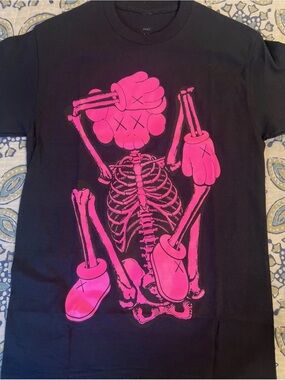 KAWS Skeleton New Fiction Graphic Logo Back Print Tee Black Pink Size XL